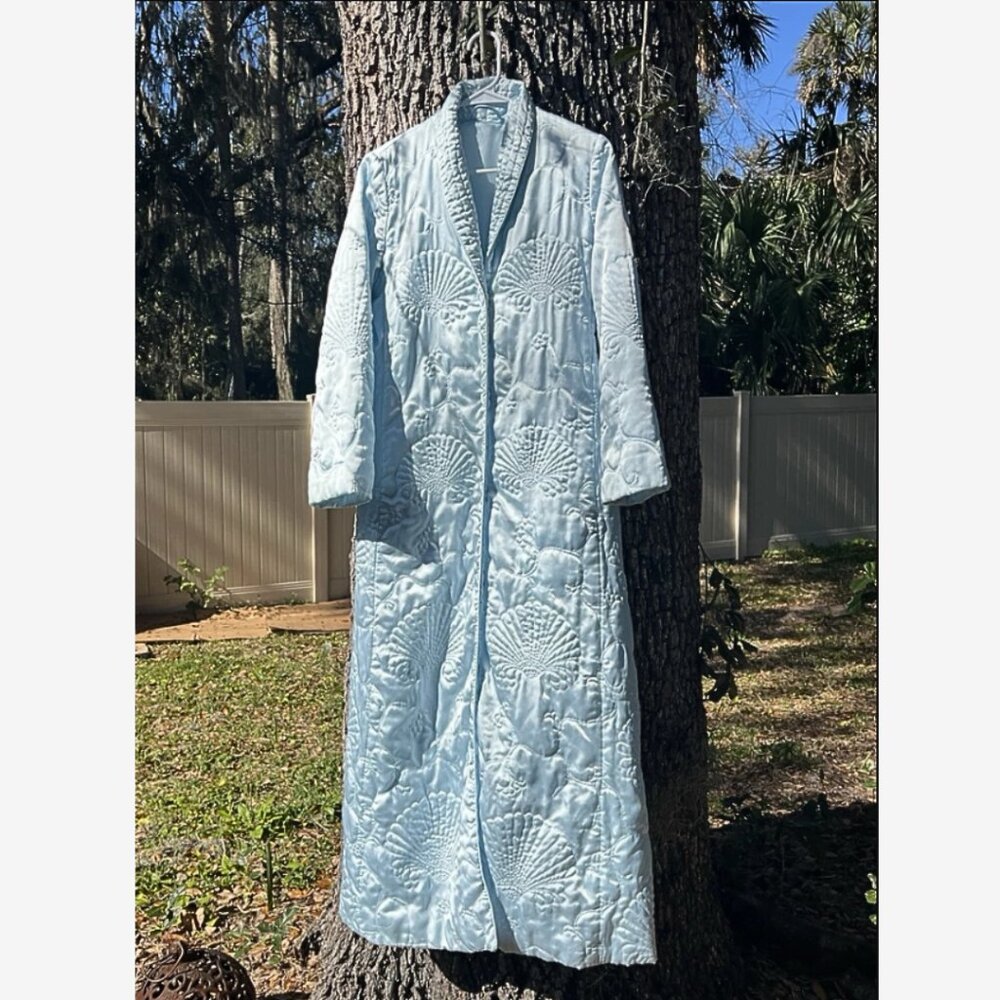 SOLD Cozy Winter Robe! Elegant Nordstrom Silky Satin Quilted‎ Pockets, 80s Wow!